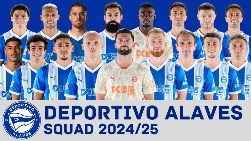 Cầu thủ Alaves chạy nhanh để tranh bóng với cầu thủ Getafe Cầu thủ Alaves chạy nhanh để tranh bóng với cầu thủ Getafe